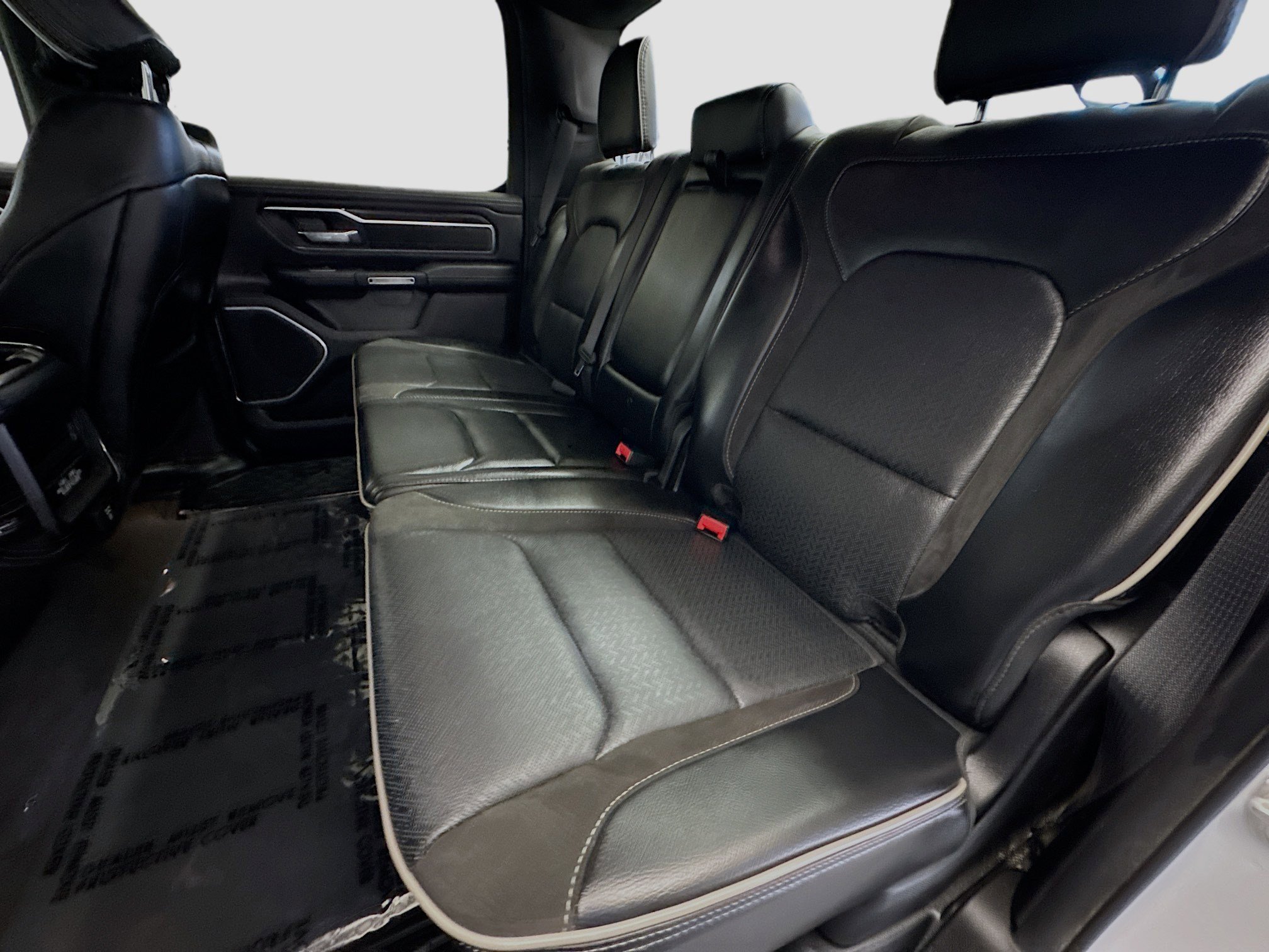 Used 2024 RAM 1500 Laramie image 13