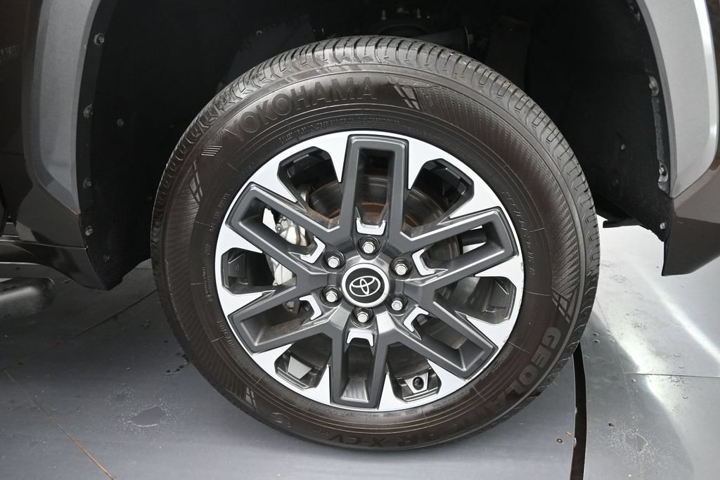 Used 2024 Toyota Tundra Limited AWD/4WD image 42