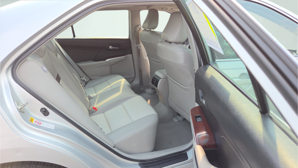 Used 2013 Toyota Camry XLE w/ Leather Pkg FWD image 46