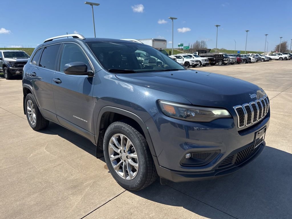 Used 2021 Jeep Cherokee Latitude Plus AWD/4WD image 3