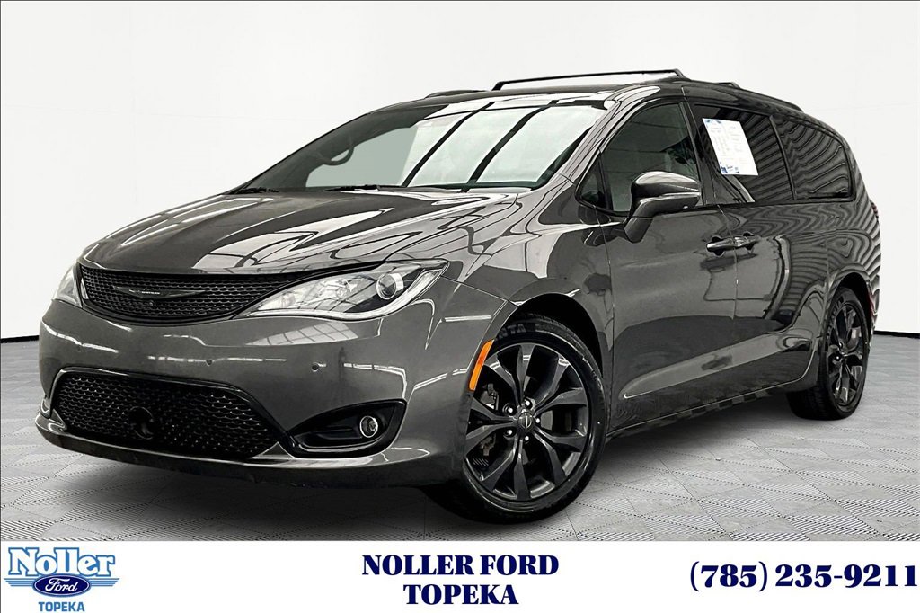 Used 2019 Chrysler Pacifica Limited w/ Advanced Safetytec Group