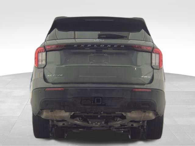 Used 2025 Ford Explorer Active AWD/4WD image 7