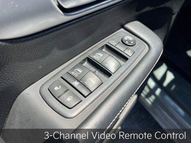 Used 2021 Chrysler Pacifica Touring-L w/ Uconnect Theater Family Group AWD/4WD image 27