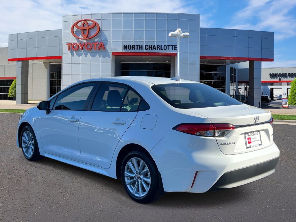 Used 2026 Toyota Corolla LE w/ LE Premium Package FWD image 6