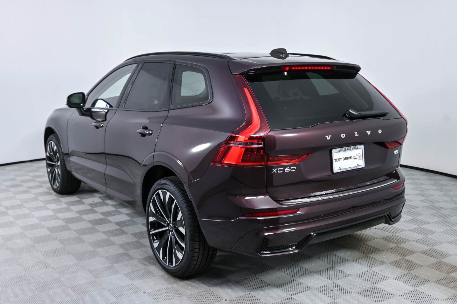 New 2027 Volvo XC60 B5 Ultra AWD/4WD image 3