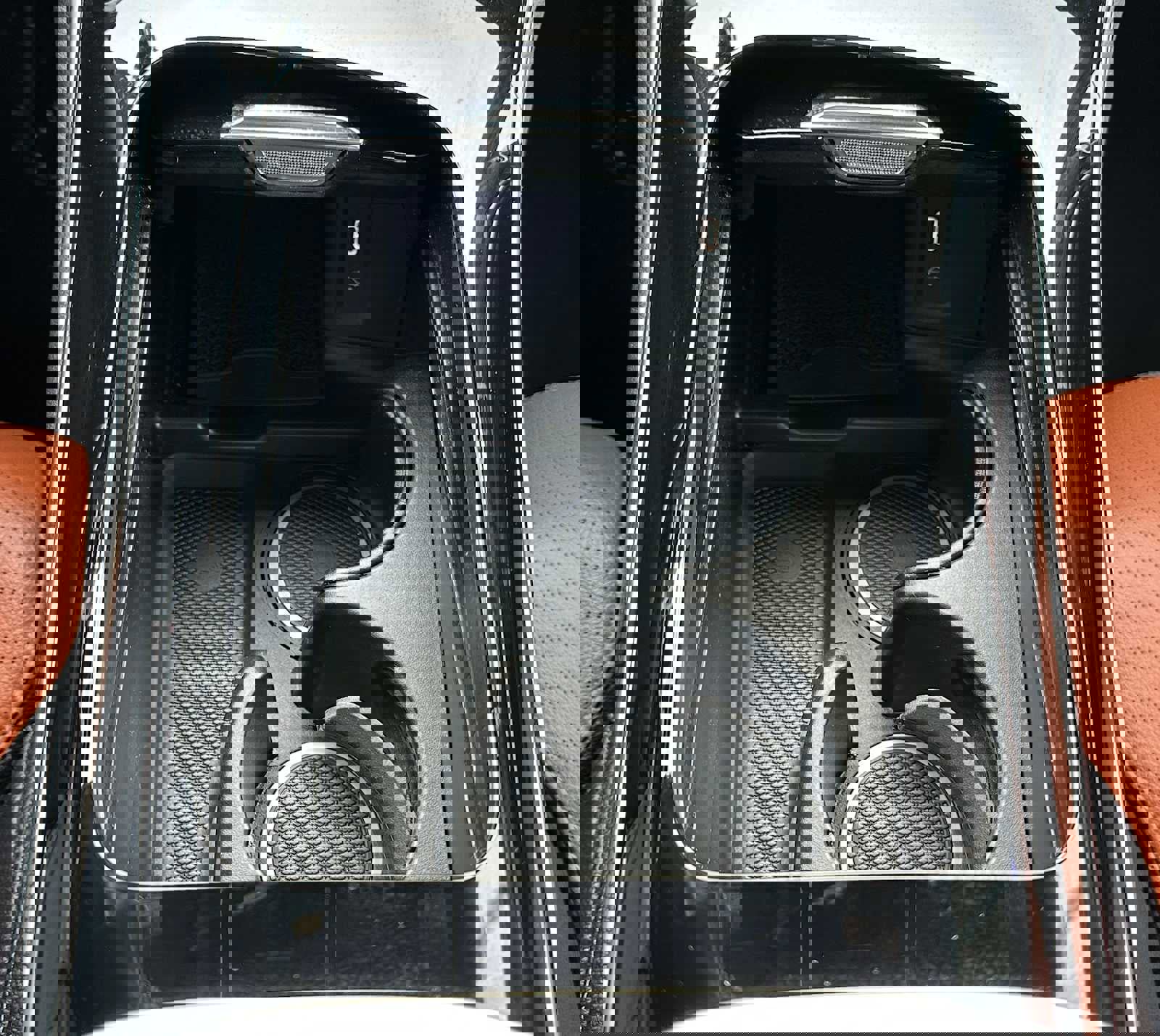 Used 2024 Mercedes-Benz GLC 300 4MATIC image 29