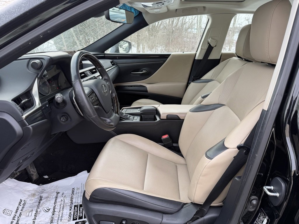 Used 2021 Lexus ES 250 w/ Premium Package image 11