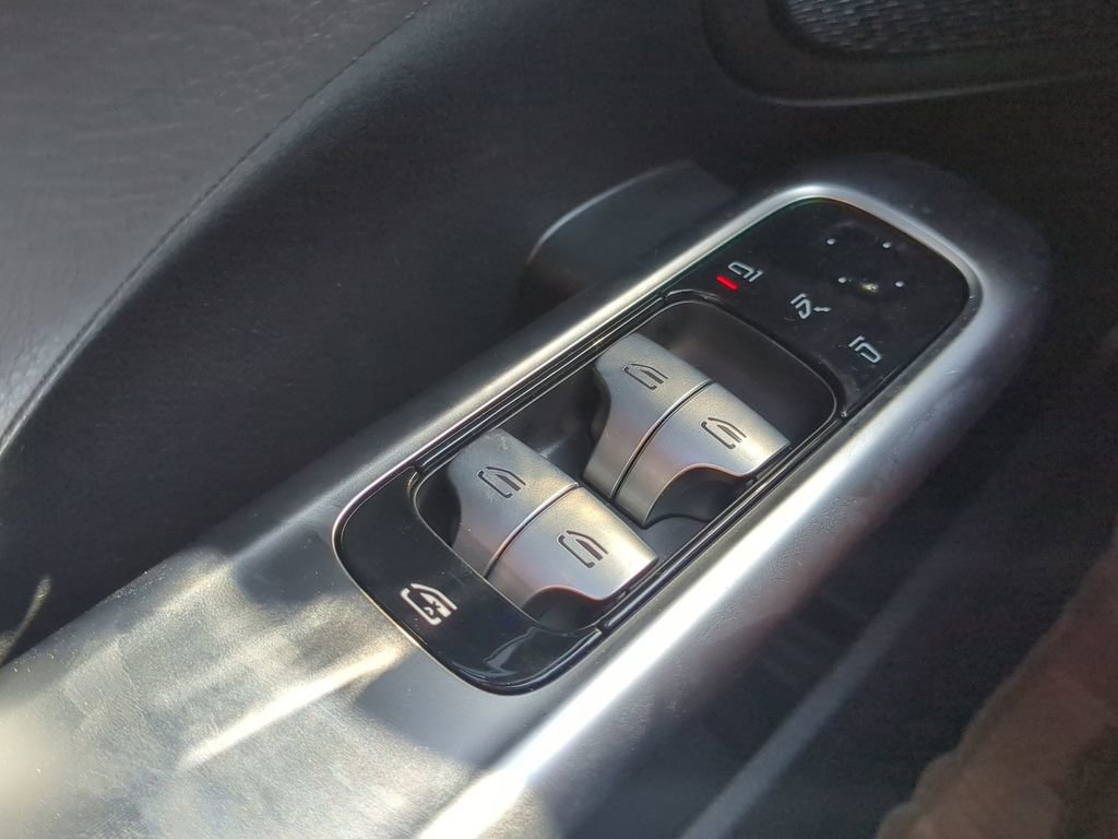 New 2025 Mercedes-Benz C 300 4MATIC Sedan image 10