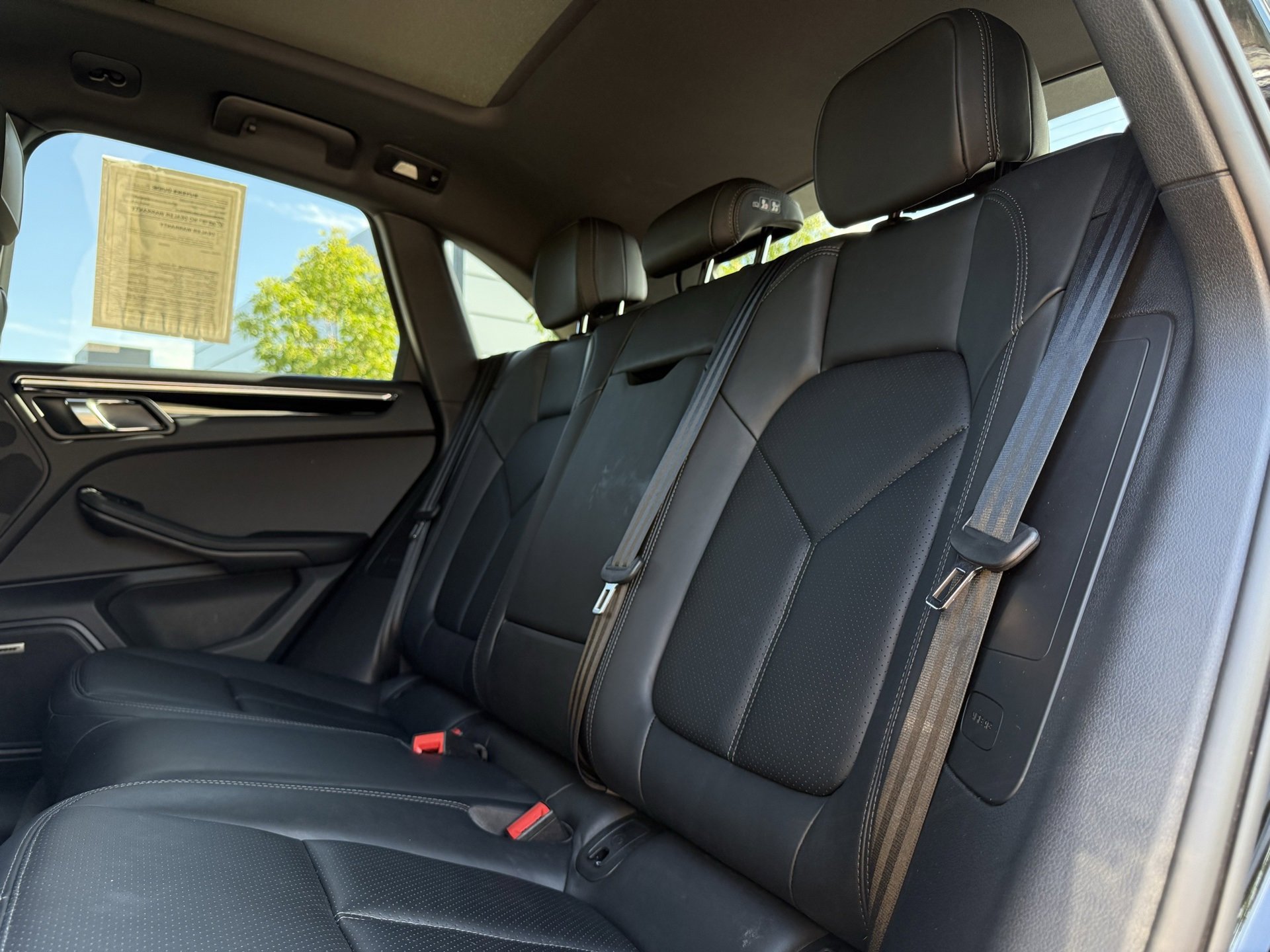 Used 2025 Porsche Macan image 29