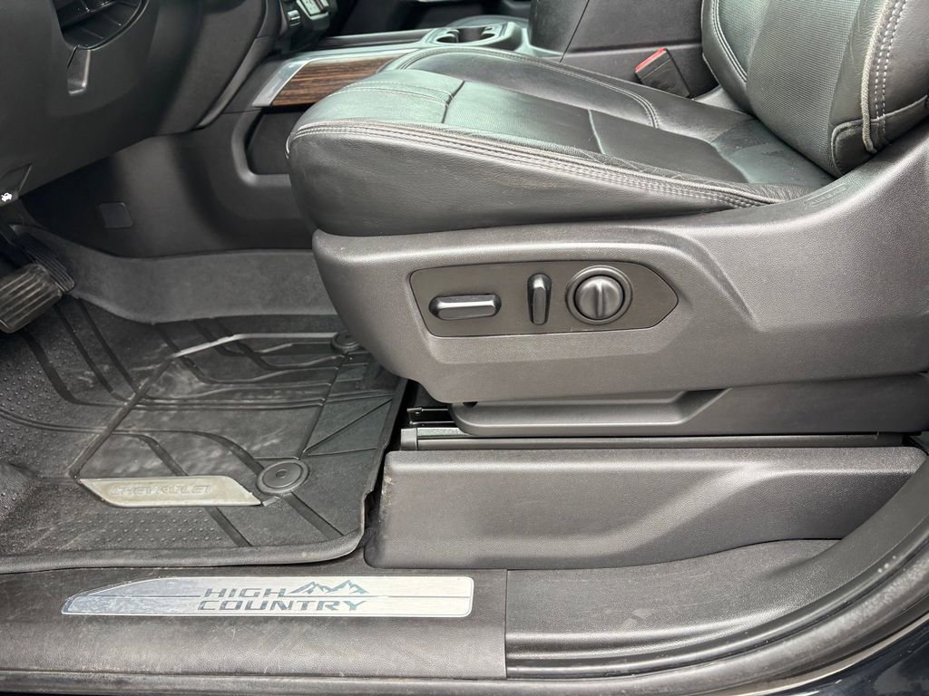 Used 2020 Chevrolet Silverado 2500 High Country image 25
