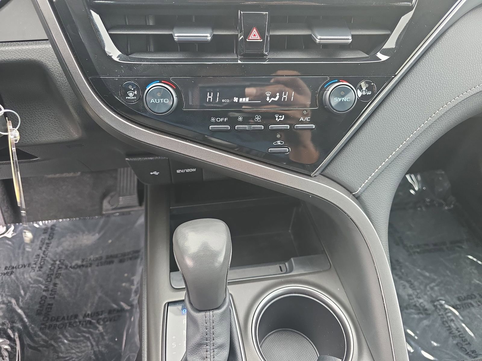 Used 2024 Toyota Camry SE image 29