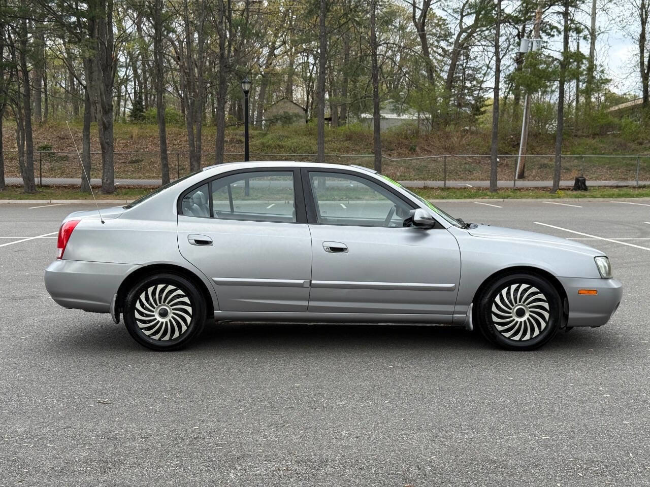Used 2002 Hyundai Elantra GLS FWD image 4