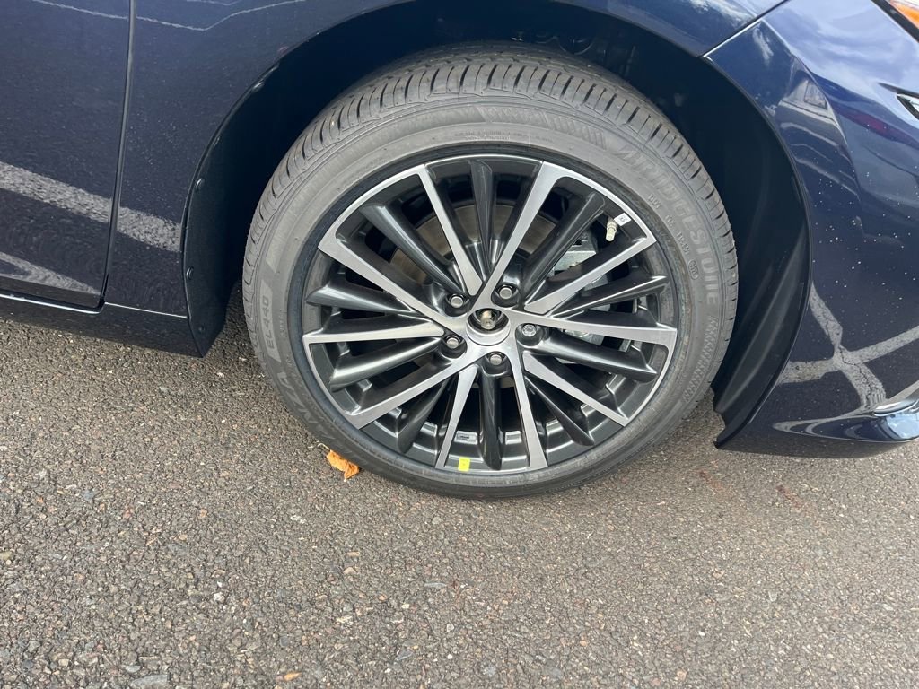 New 2025 Lexus ES 300h w/ Premium Package image 5