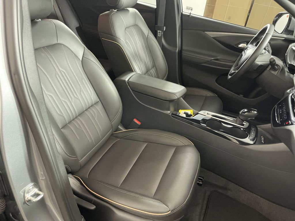 Used 2025 Buick Envista Avenir image 26