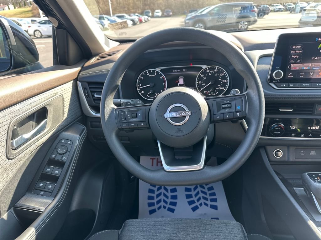 Used 2023 Nissan Rogue SV AWD/4WD image 18