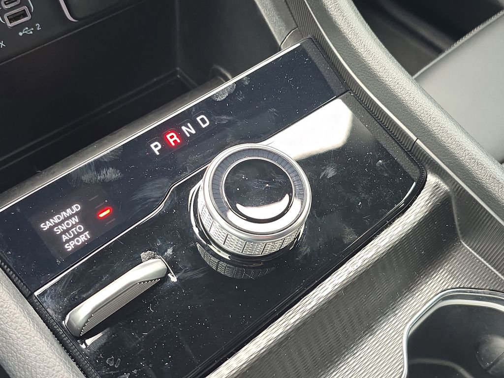 Used 2025 Jeep Grand Cherokee L Limited w/ Black Appearance Package image 28