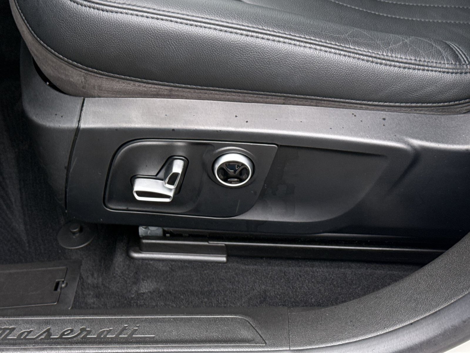 Used 2022 Maserati Levante GT AWD/4WD image 14
