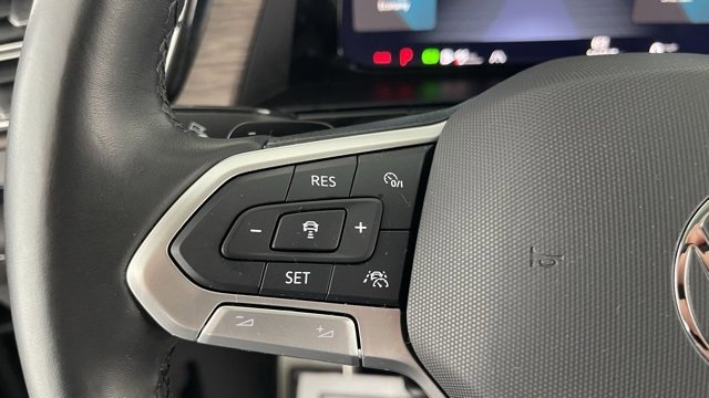 Used 2024 Volkswagen Atlas SEL Premium R-Line image 39