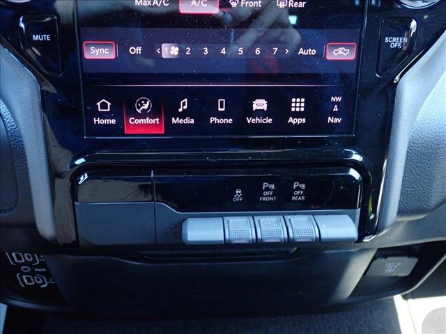 Used 2025 RAM 1500 Laramie AWD/4WD image 19