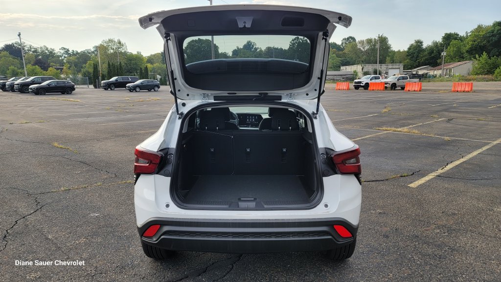 New 2026 Chevrolet Trax LS w/ LS Convenience Package FWD image 11