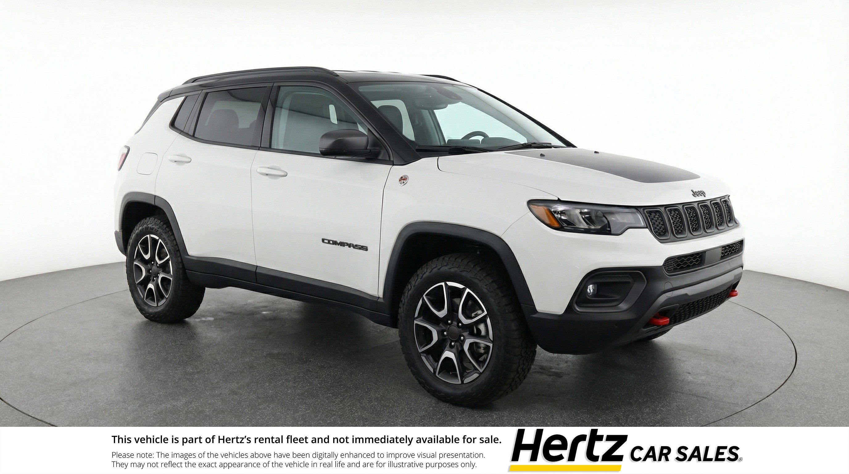 Used 2025 Jeep Compass Trailhawk image 1