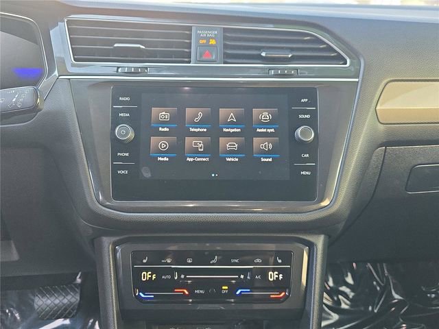 Used 2024 Volkswagen Tiguan SE image 17