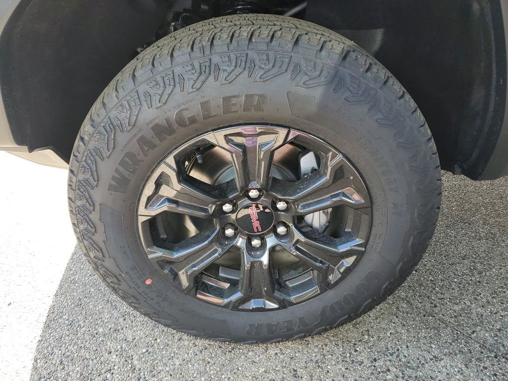 New 2025 GMC Canyon Elevation w/ Convenience Package image 25