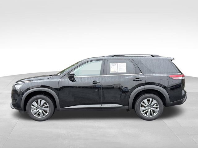Used 2025 Nissan Pathfinder SV FWD image 5