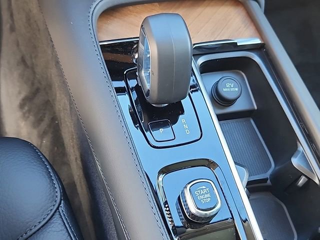 Certified 2025 Volvo XC90 B6 Core w/ Protection Package Premier image 23
