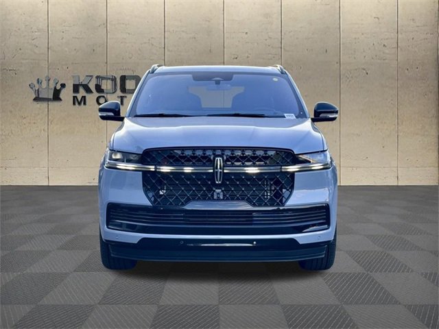 New 2025 Lincoln Navigator Reserve image 3