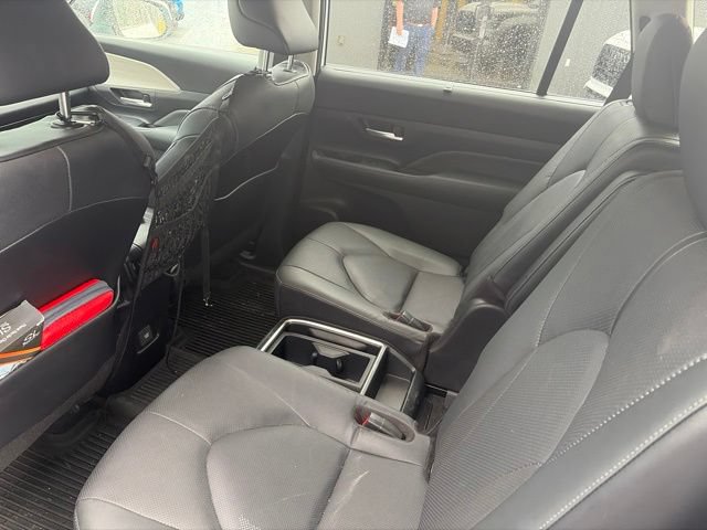 Used 2024 Toyota Grand Highlander AWD Hybrid image 8