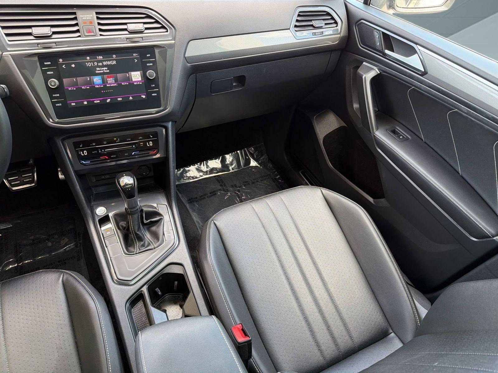 Used 2023 Volkswagen Tiguan SE R-Line image 31