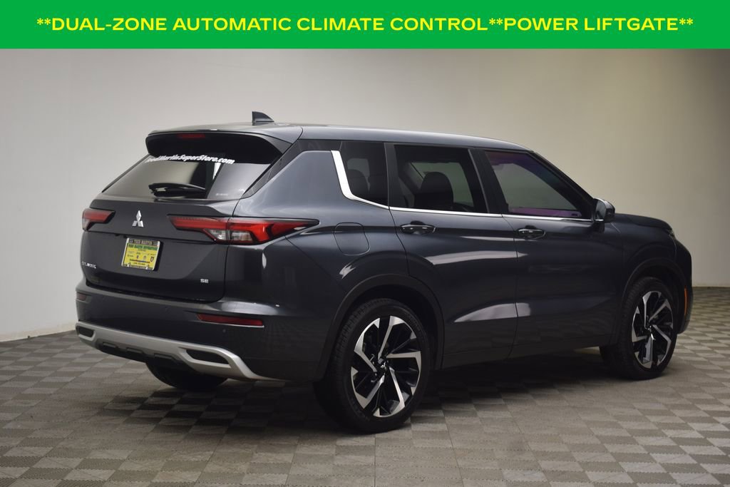 Used 2024 Mitsubishi Outlander SE Black Edition image 6