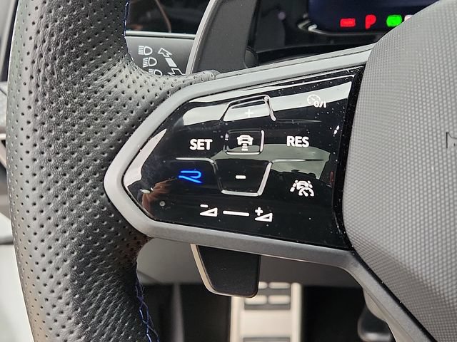 Used 2024 Volkswagen Golf R AWD/4WD image 22