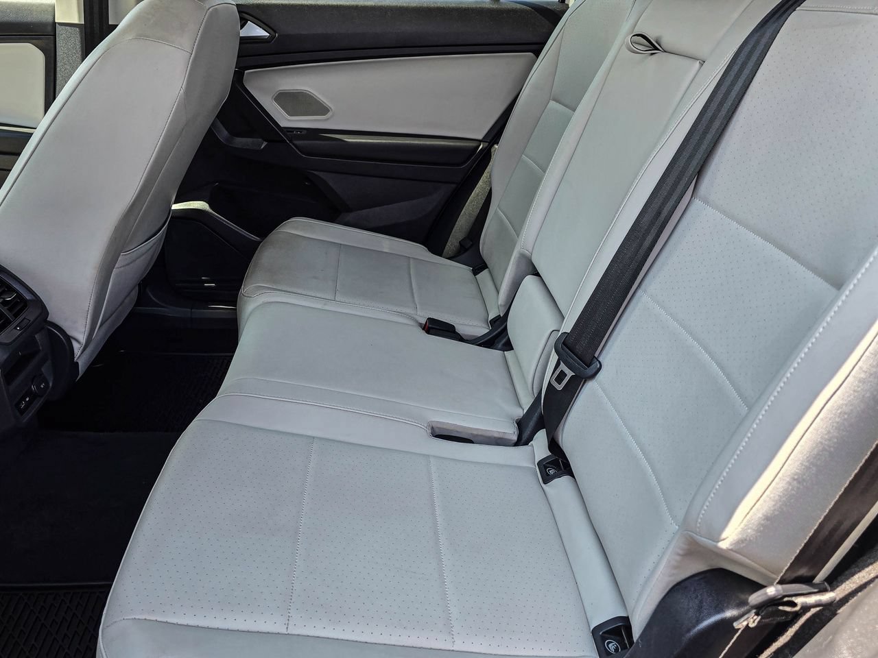 Used 2019 Volkswagen Tiguan SE AWD/4WD image 28