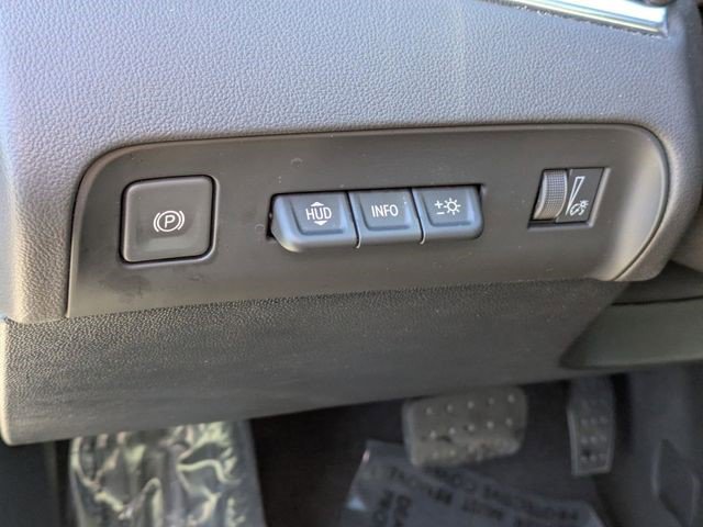 Used 2023 Buick Enclave Avenir w/ Avenir Technology Package image 20