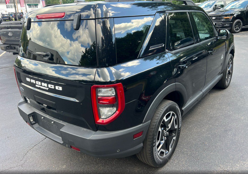 Used 2021 Ford Bronco Sport Outer Banks AWD/4WD image 3