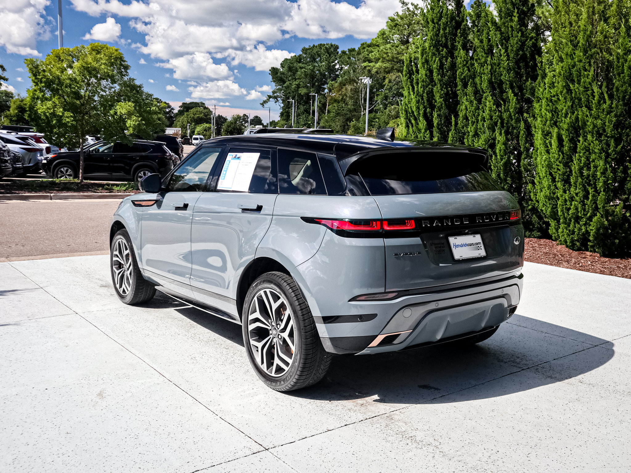 Used 2022 Land Rover Range Rover Evoque R-Dynamic S AWD/4WD image 8