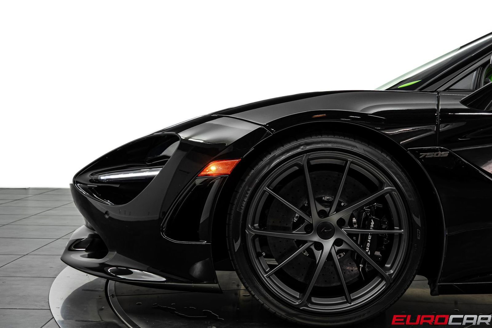 Used 2026 McLaren 750S Spider RWD image 17