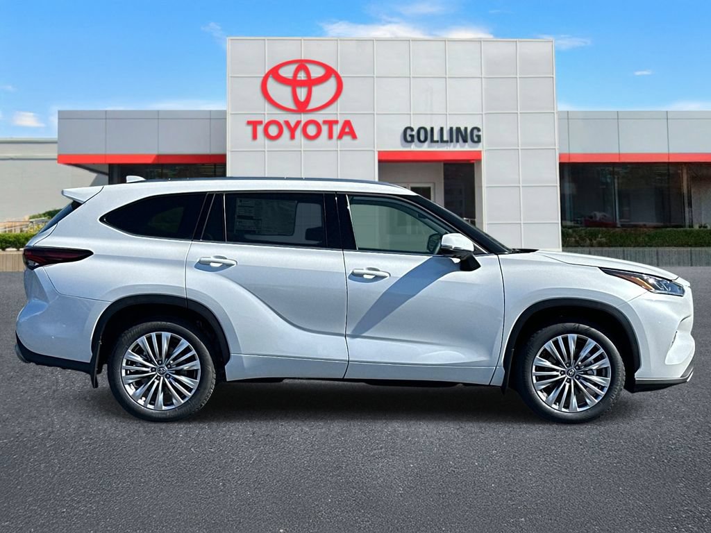 New 2026 Toyota Highlander Platinum AWD/4WD image 2