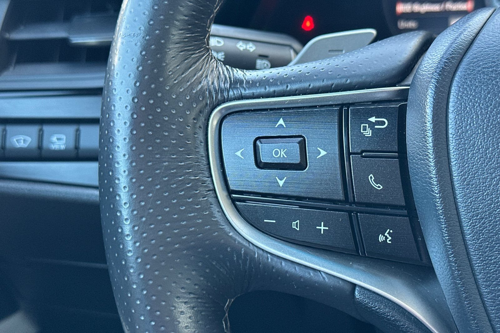 Used 2023 Lexus ES 350 F Sport w/ Accessory Package (Z2) FWD image 31