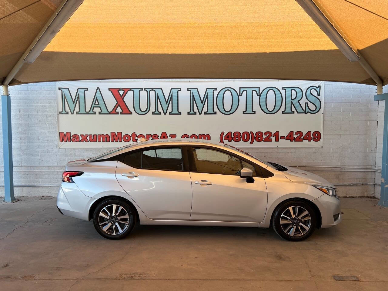 Used 2023 Nissan Versa SV image 1