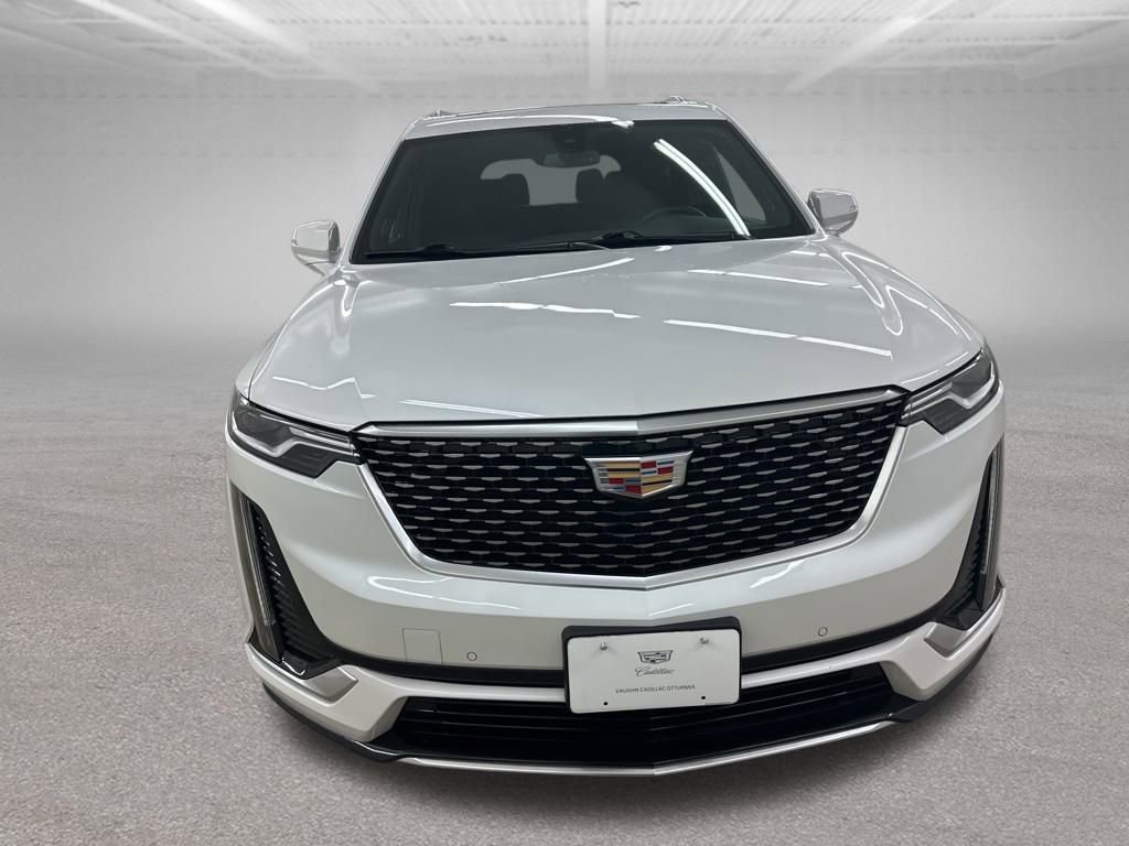 Used 2025 Cadillac XT6 Premium Luxury image 3