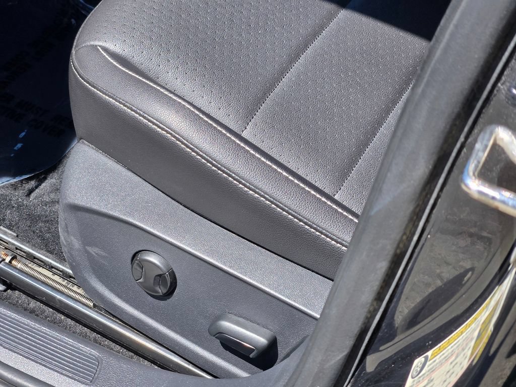 Used 2024 Volkswagen Jetta SE FWD image 26