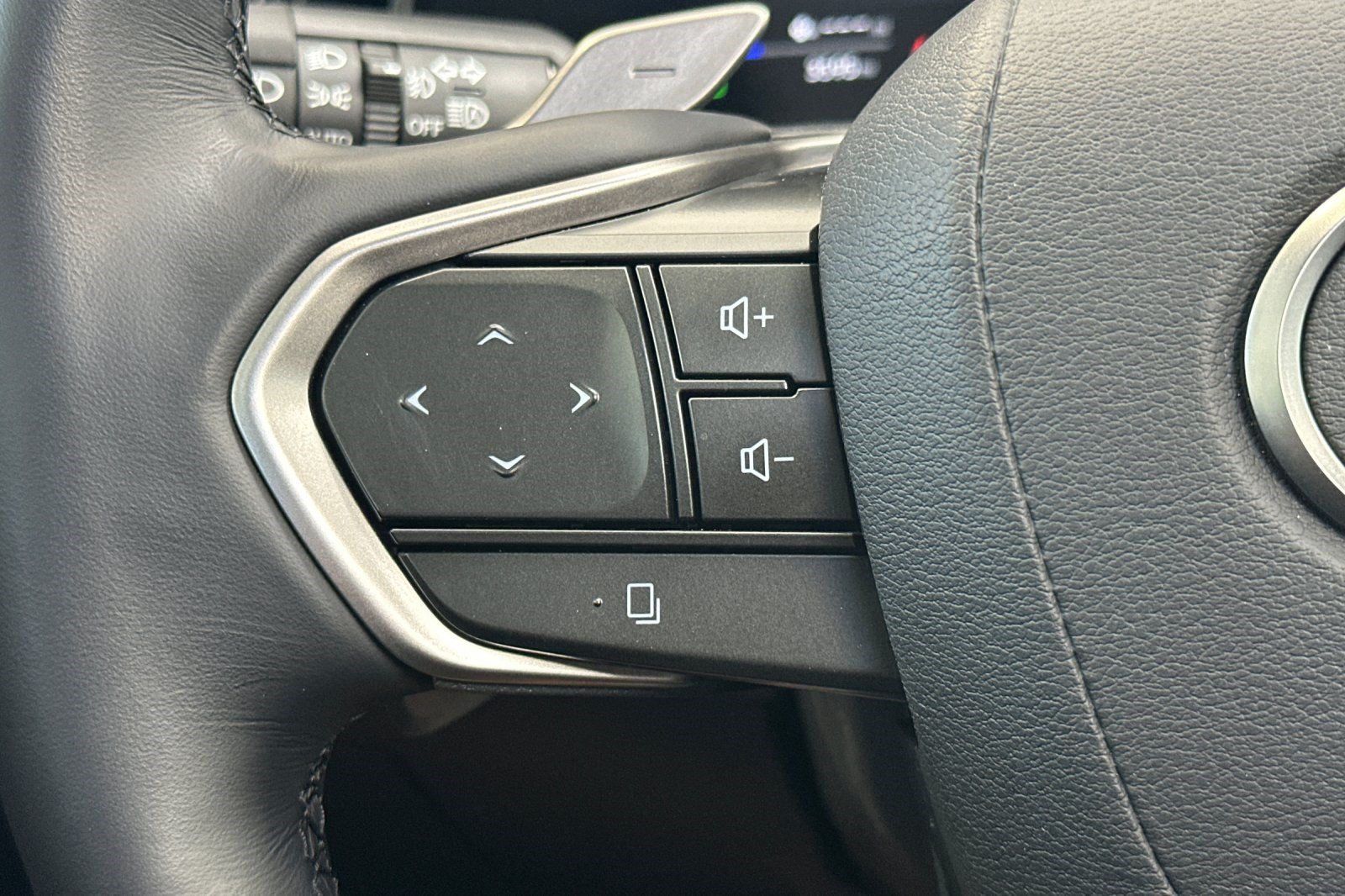 Certified 2025 Lexus RX 450h AWD w/ Luxury Package image 30