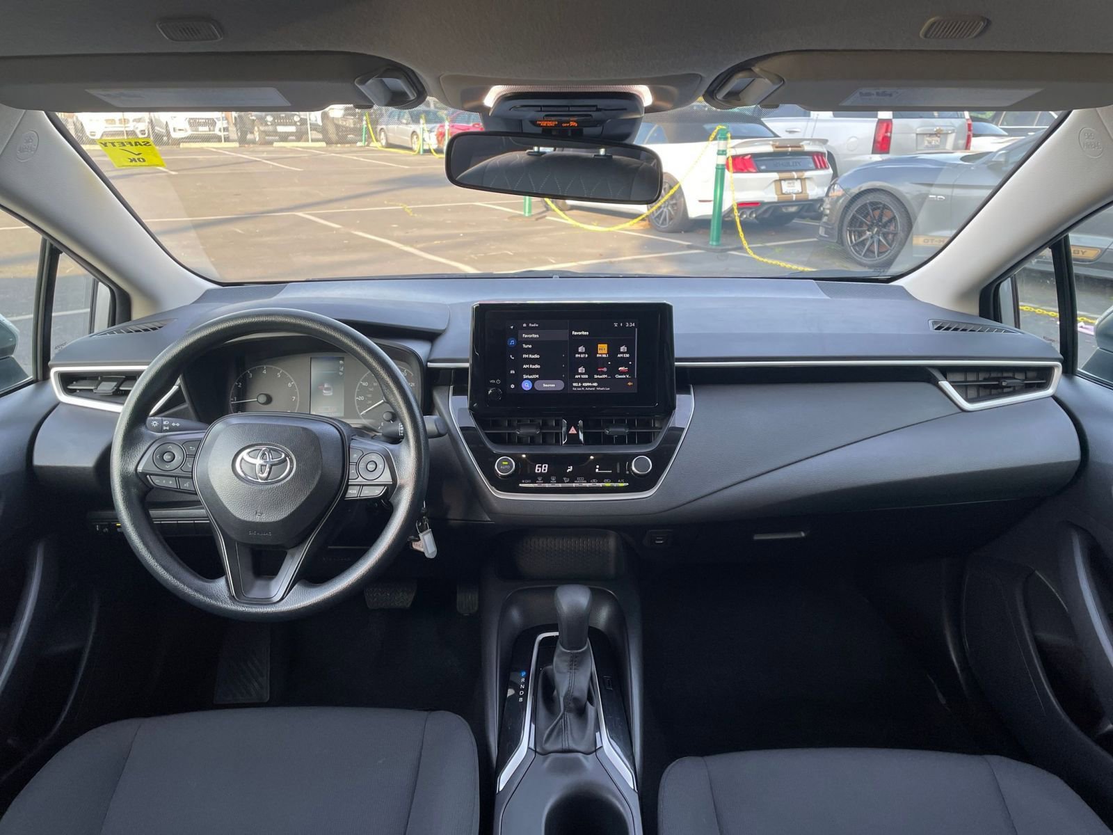 Used 2025 Toyota Corolla LE image 33