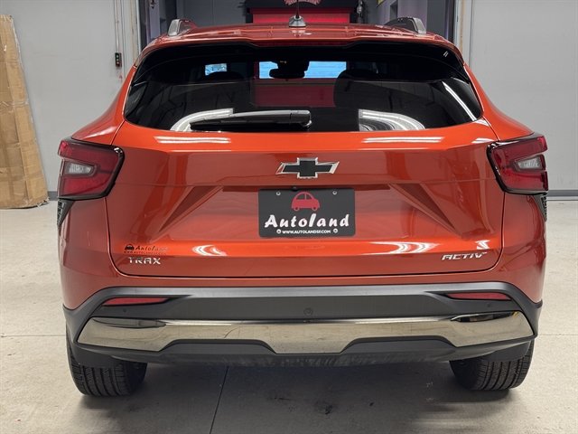 Used 2024 Chevrolet Trax ACTIV w/ Sunroof Package FWD image 6