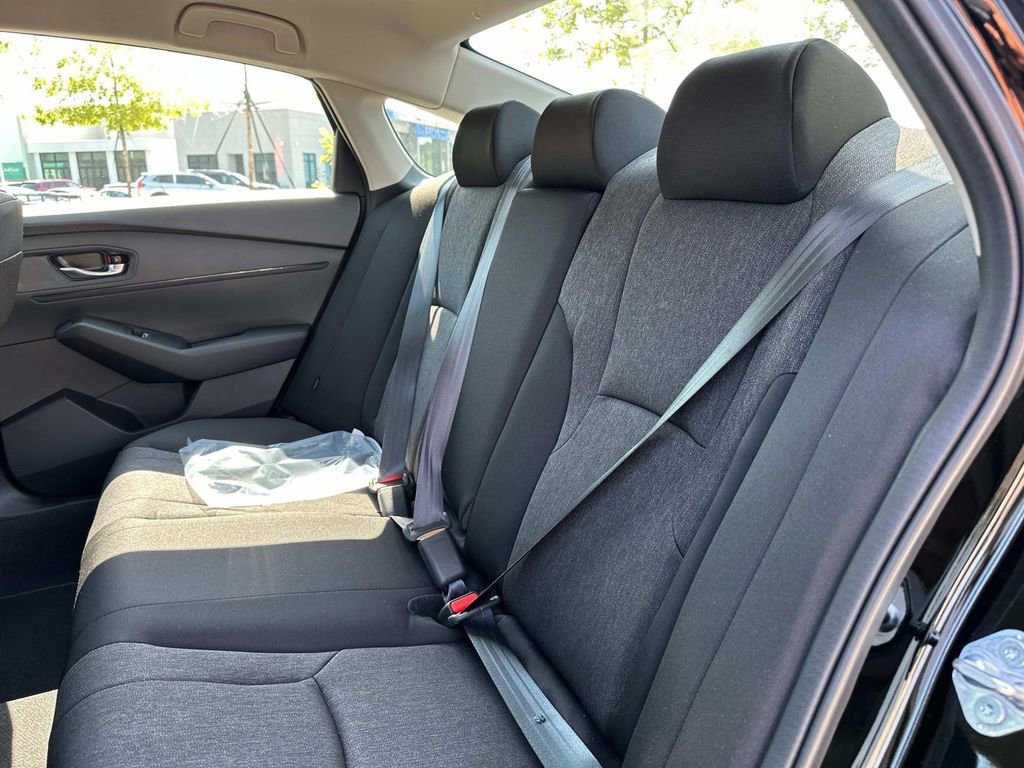 Used 2025 Honda Accord LX image 15