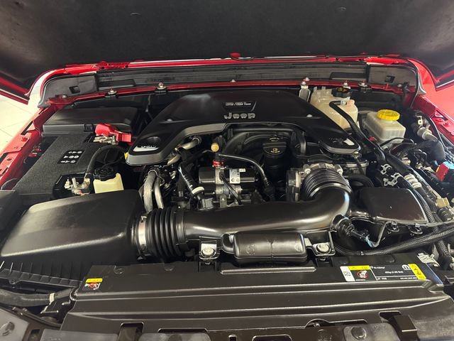 Used 2021 Jeep Wrangler Unlimited Sahara AWD/4WD image 25