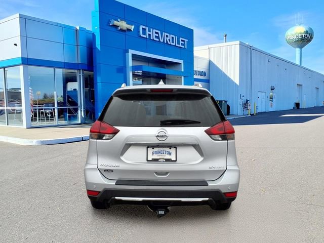 Used 2019 Nissan Rogue SV image 4